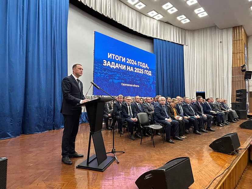 Губернатора возмутила неспособность чиновников заполнить детскую песочницу 
