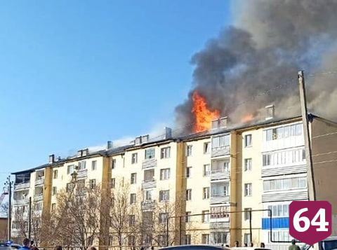 Губернатор поручил помочь жильцам сгоревшей пятиэтажки под Саратовом