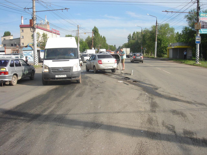 Водитель «Лады» пострадал в ДТП на проспекте Строителей
