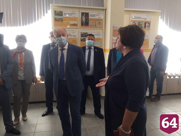 Радаев призвал сделать понятной историю саратовского калача 