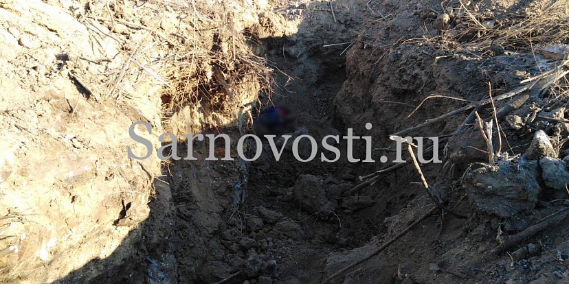 На предприятии под Саратовом мужчину раздавил экскаватор