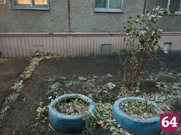 В Саратове с первым снегом возникли проблемы с движением