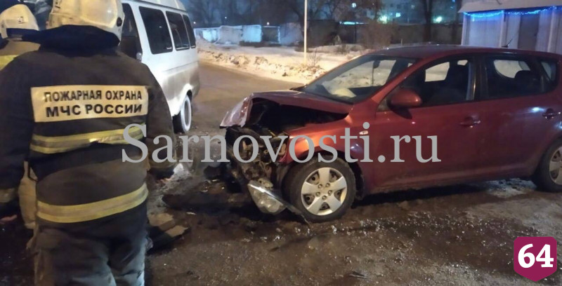 Под Саратовом в Новый год 5 человек пострадали в массовом ДТП