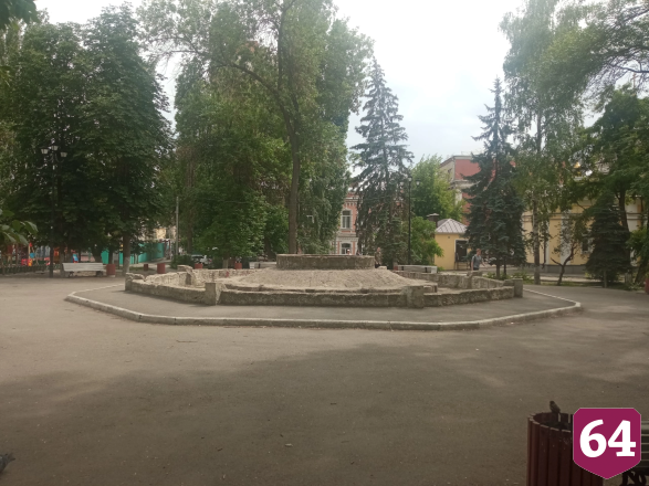 Саратовцы попросили отреставрировать фонтан на Ильинской площади 