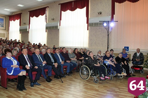 В Энгельсском доме-интернате прошел концерт к Международному дню инвалидов