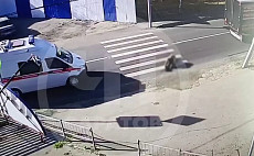 «Газель» сбила девочку в Саратове перед машиной скорой помощи