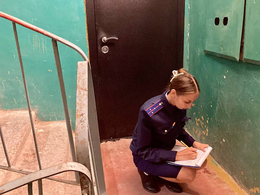 В Саратове обнаружили труп женщины с синяками на лице