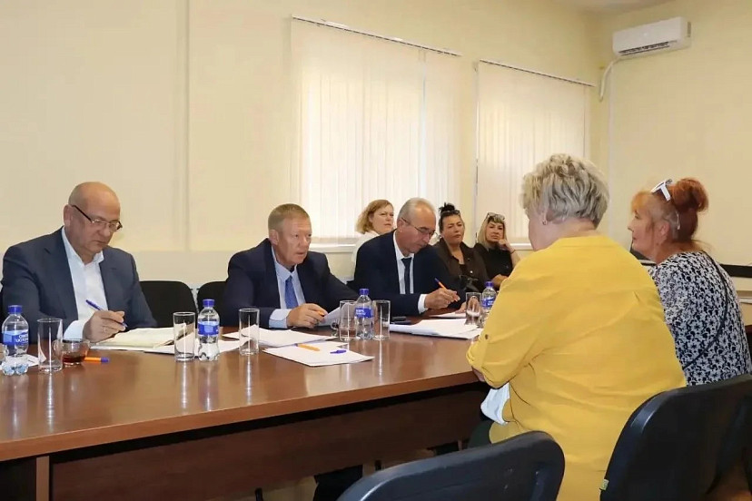 Николай Панков 6 часов проводил прием жителей Заводского района