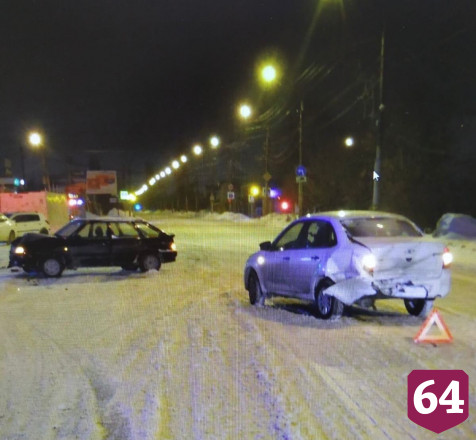 Водитель «Гранты» попал в больницу после ДТП под Саратовом