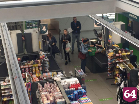 Саратовцы рискуют заболеть коронавирусом при покупке продуктов