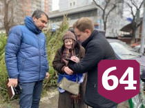 В Саратове выявили четыре незаконных елочных базара