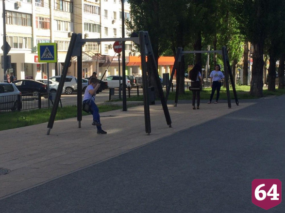 В сквер на Рахова массово выехали велосипедисты