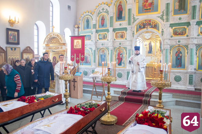 В Энгельсе простились с погибшими инженерами авиабазы