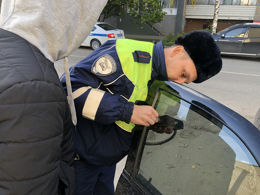 В Саратове любитель тонировки второй раз попал под арест