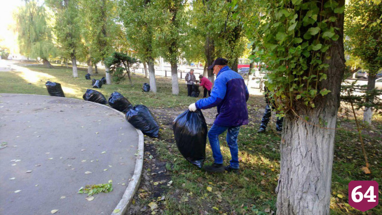 В «Чистый четверг» Саратов убирали 5 тысяч человек
