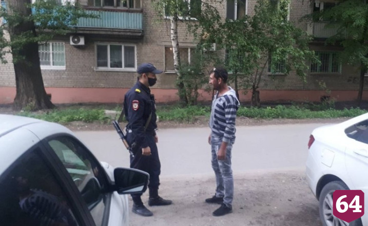 Полицейские вышли в ночной рейд и оштрафовали 7 человек за маски