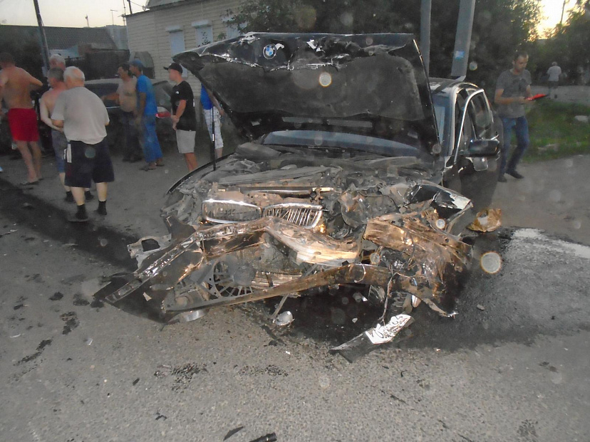 Две девушки из Opel пострадали в лобовом столкновении с BMW