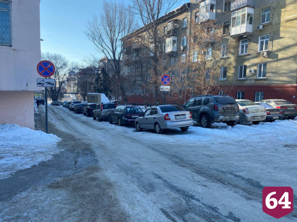 Автохамы блокировали проезд саратовским спасателям