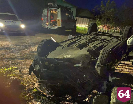 Автоледи не справилась с управлением и перевернула «Приору»