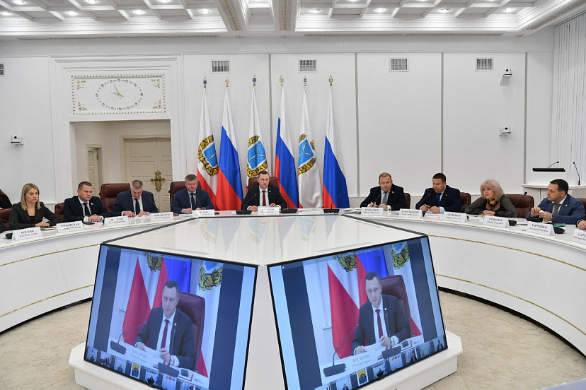 Губернатор потребовал перечислить зарплаты бюджетникам до Нового года 