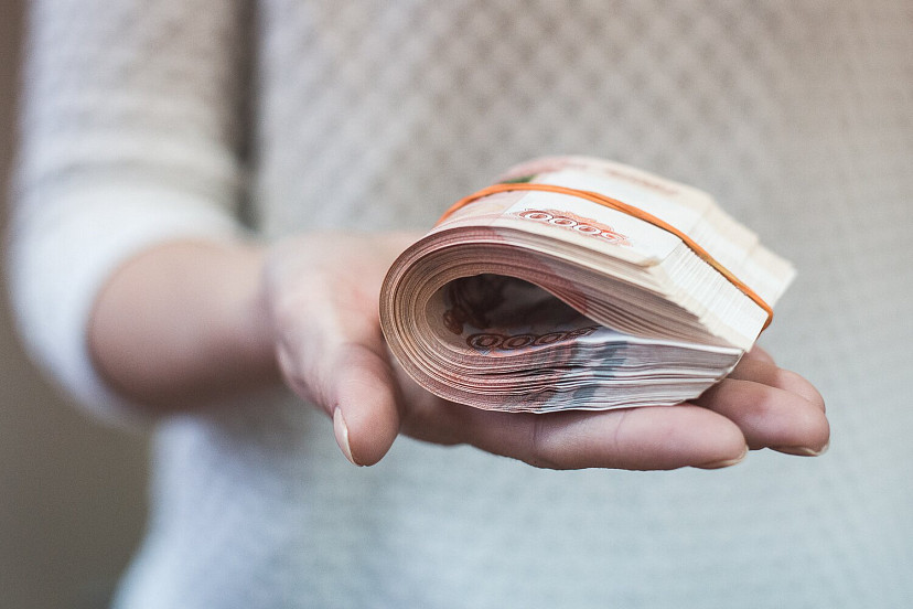 Молодая женщина отдала мошенницам 300 тысяч за «снятие порчи»