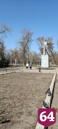 Жители просят привести в порядок сквер в Саратове