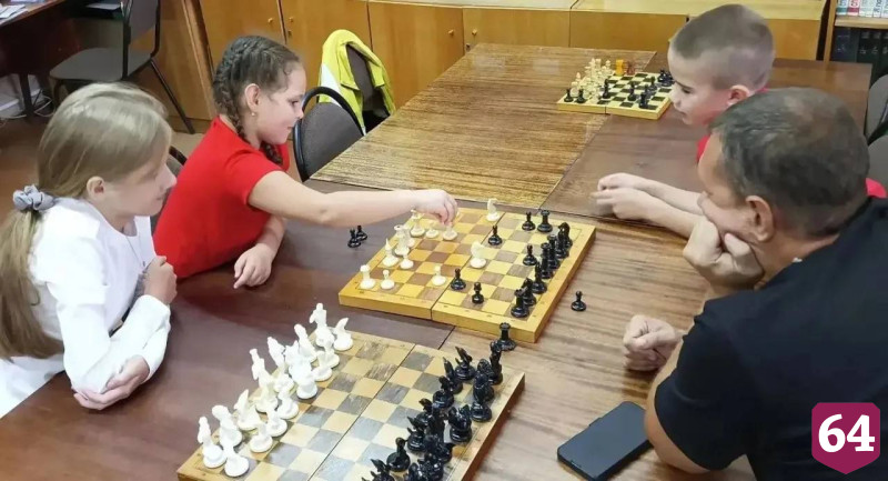 Саратовцы борются за призы в шахматном турнире на Кубок Губернатора