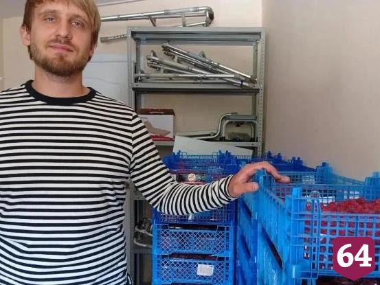 Саратовские пенсионерки из 230 кг малины сварили варенье для участников спецоперации