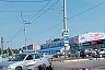 Скутерист протаранил выезжавший с территории ТЦ автомобиль