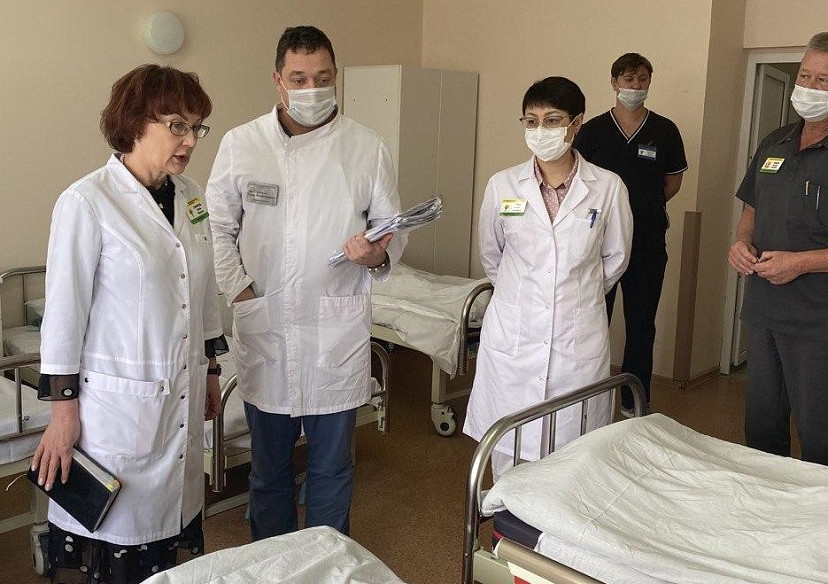 Саратовские врачи спасли пациентку с большой опухолью мозга