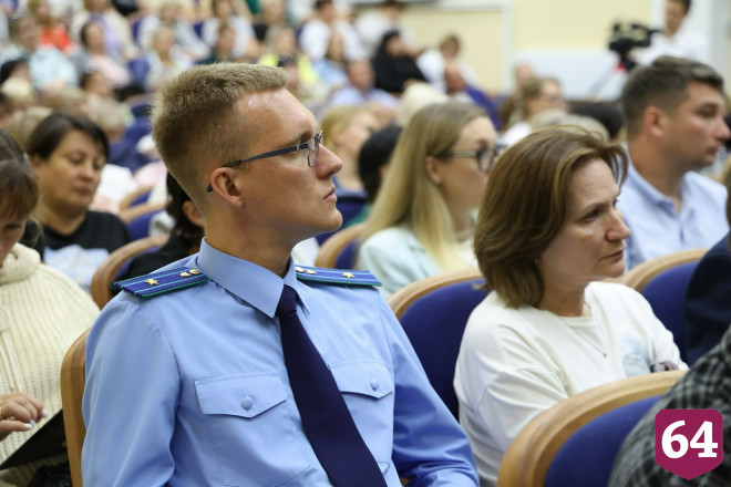 Жители рассказали спикеру Госдумы о проблеме подтопления и разбитых дорогах 