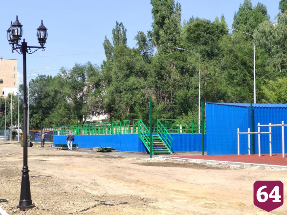 В Саратове достраивают школьный спорткомплекс с бассейном 