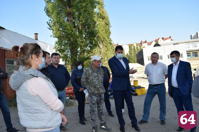 Министр анонсировал начало занятий в бассейне «Саратов» 