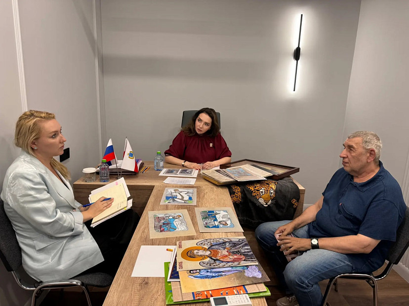 Саратовского депутата на приеме посетил мастер ангелов