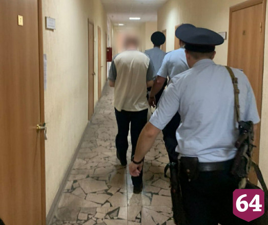 Пьяный мужчина в гостях зарезал приятеля за оскорбления