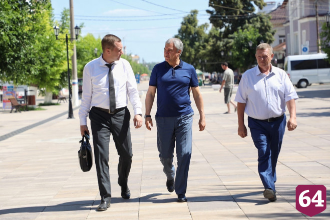 Володин не увидел помощи главы района в ремонте тротуаров