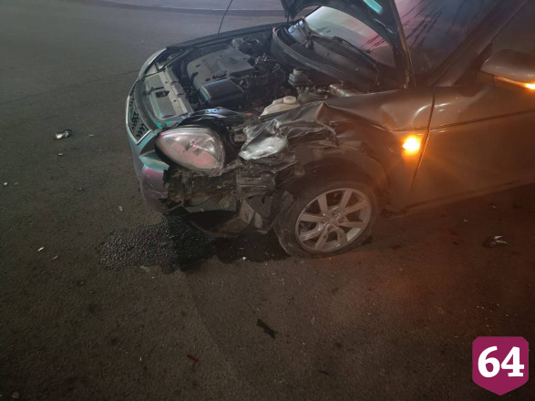 В Саратове иномарка с детьми попала в ДТП