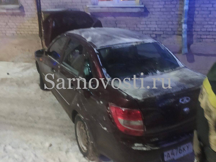 В Саратове водитель «Лады» протаранил дом