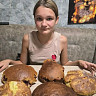 Школьница из Саратовской области испекла пироги бойцам спецоперации 
