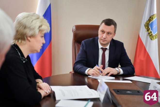 Губернатор потребовал перестроить работу по уборке снега 