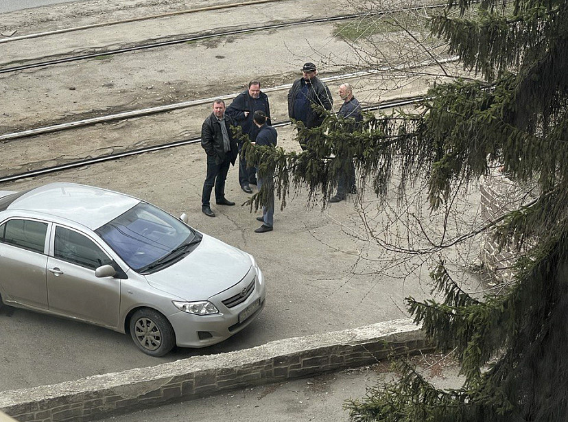 Конкурсный управляющий приехал на завод в Саратове с братвой