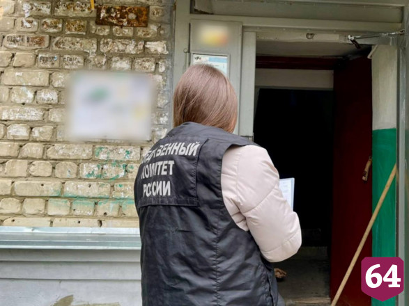 В подъезде дома нашли труп неизвестного с разбитой головой