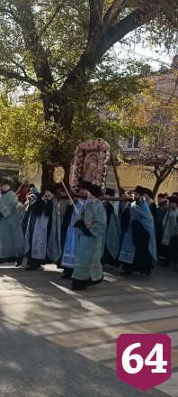 В Саратове тысячи человек вышли на крестный ход