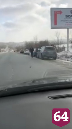 На подъезде к Саратову автомобиль опрокинулся на крышу