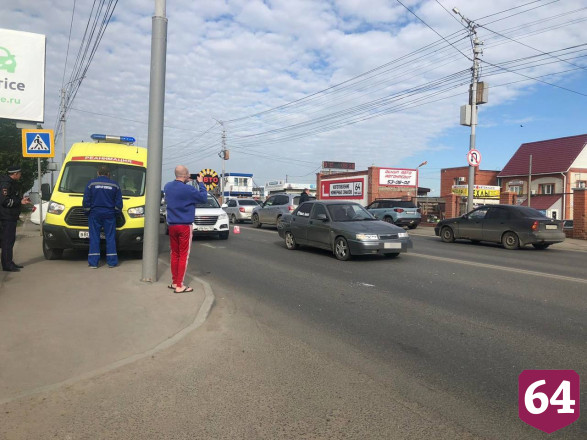 Легковушка сбила женщину напротив авторынка