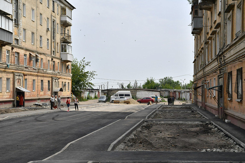 В Саратове назвали срок завершения ремонта дворов 