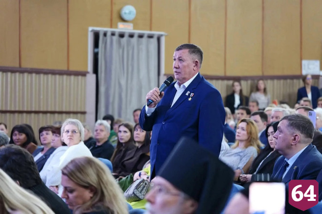 Губернатор рассказал о ходе работ на коллекторе в Энгельсе
