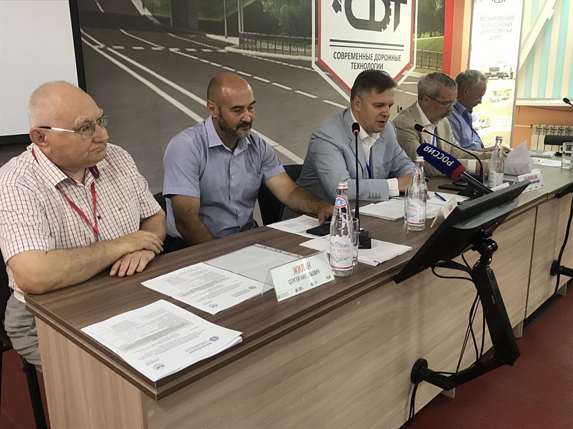 Саратовские дороги передаются в федеральную собственность «плавно и быстро»