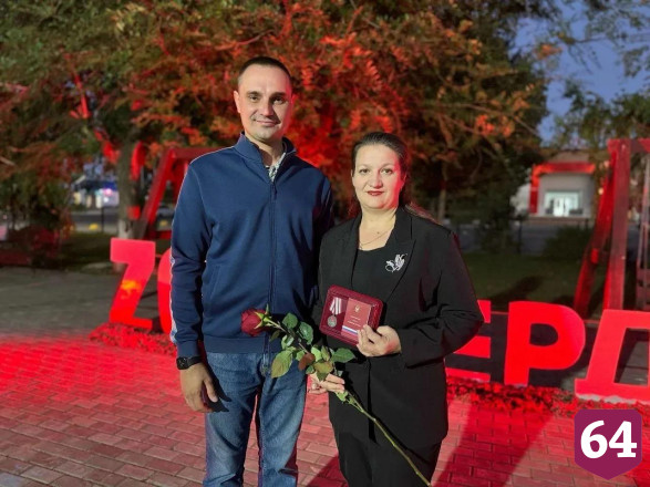 Питерский район активно помогает фронту