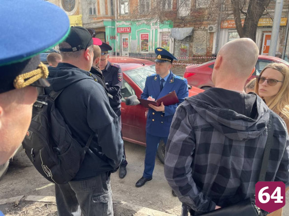 В центре Саратова обрушился фасад памятника архитектуры